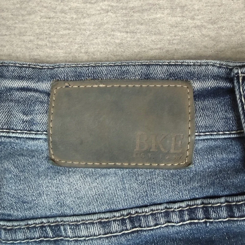 BKE Jake Straight Leg Jeans Mens 32x30 Medium Wash Stretch Denim GBS15288